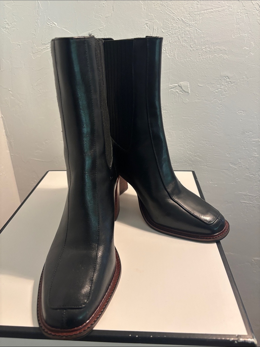 Steve Madden Downtown Black Leather Square Toe Block Heel Chelsea Boots